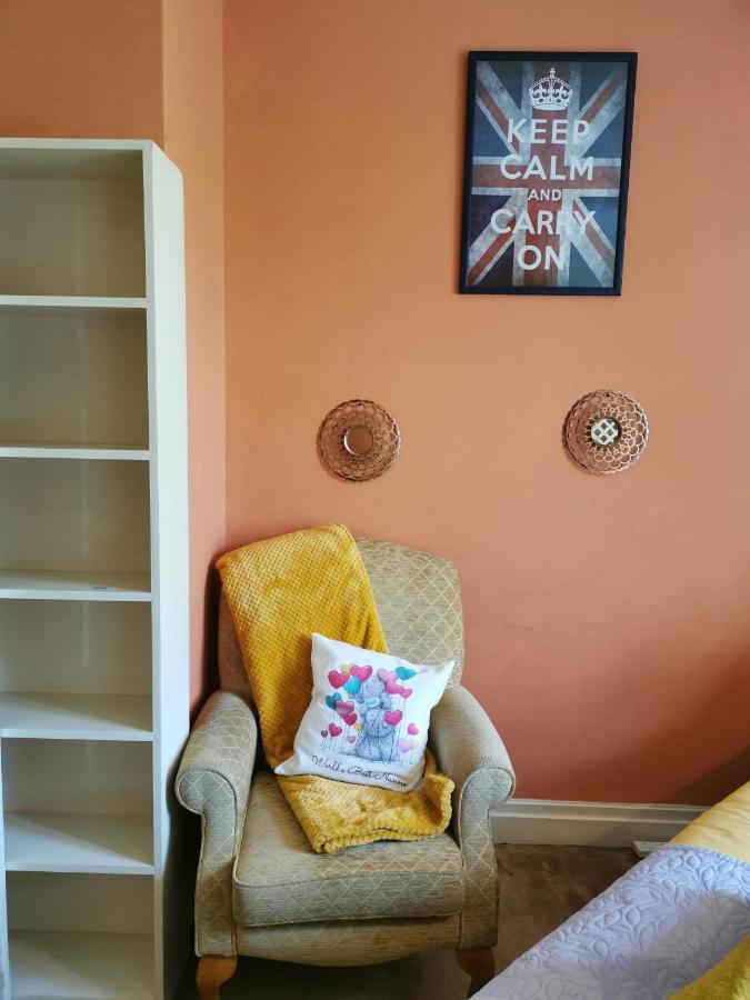 Peaceful Retreat Hideaway Surrey Apartment Esher Bagian luar foto